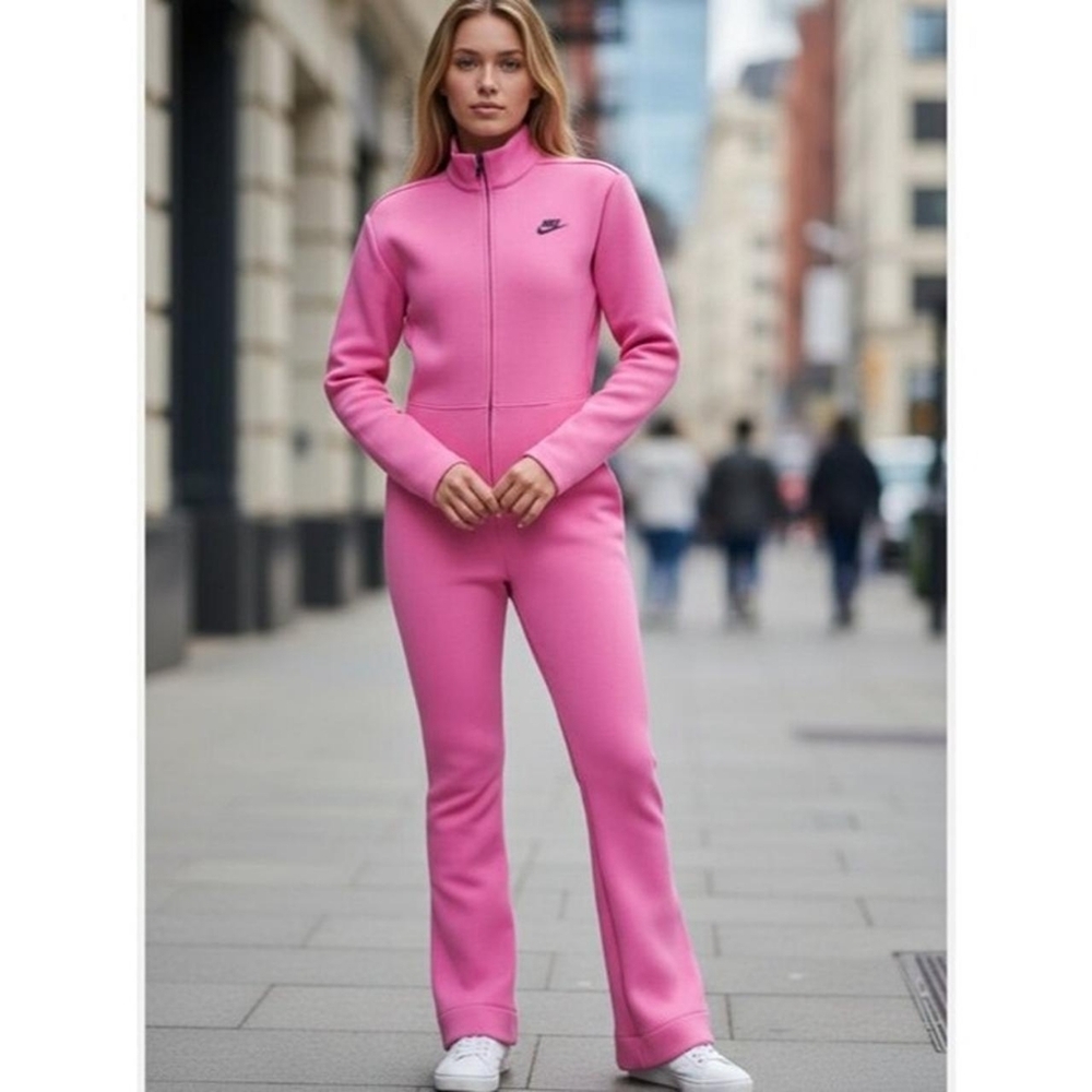Nike
NWT Nike Sportswear Tech Fleece Jumpsuit HV4095-675 Pink Small